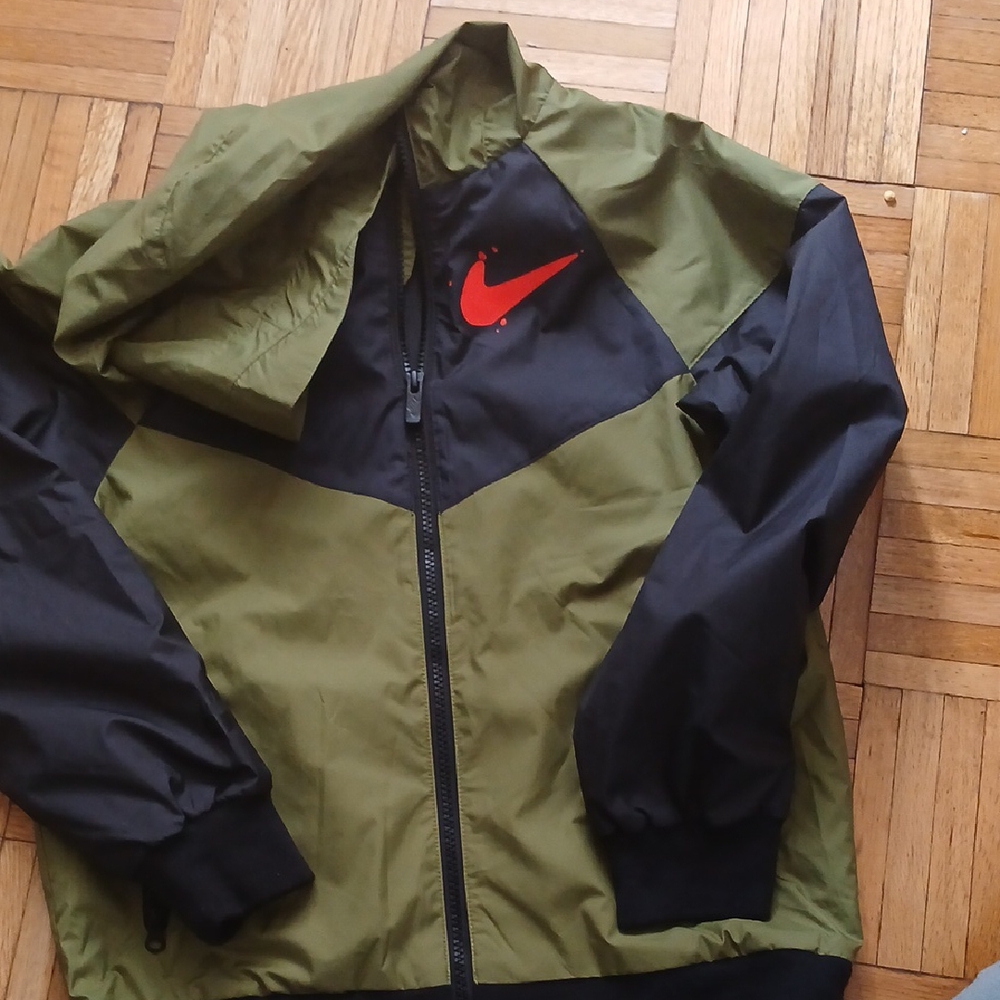 Nike Green and Black Windbreaker Lightweight Jacket